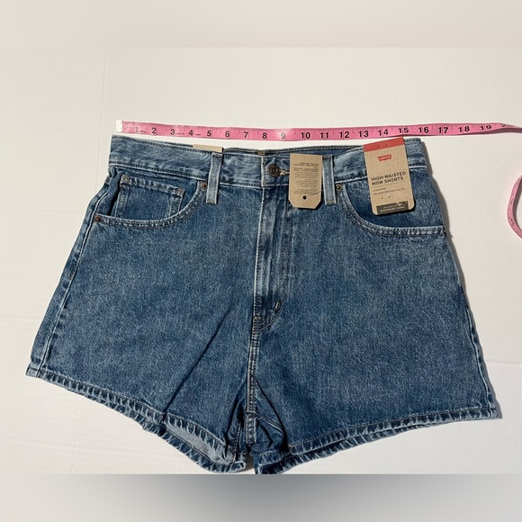 Levi’s High-Waisted  High Rise Mom Shorts size 31 NWT blue - Picture 3 of 8